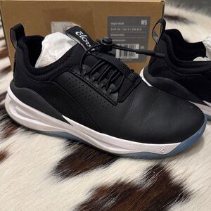 Clove black work sneakers